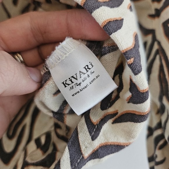 Kivari Linen Rayon Beige and Black Zebra Print Women's Top - Picture 6 of 6